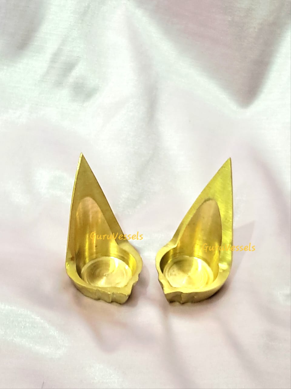 Karaikudi Maada Vilakku – Pure Brass chettinad karthikai Deepam (3 Inch, Combo of 2)