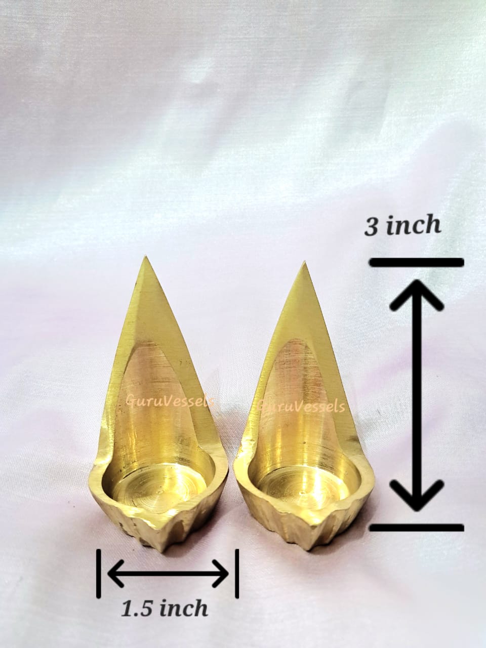 Karaikudi Maada Vilakku – Pure Brass chettinad karthikai Deepam (3 Inch, Combo of 2)