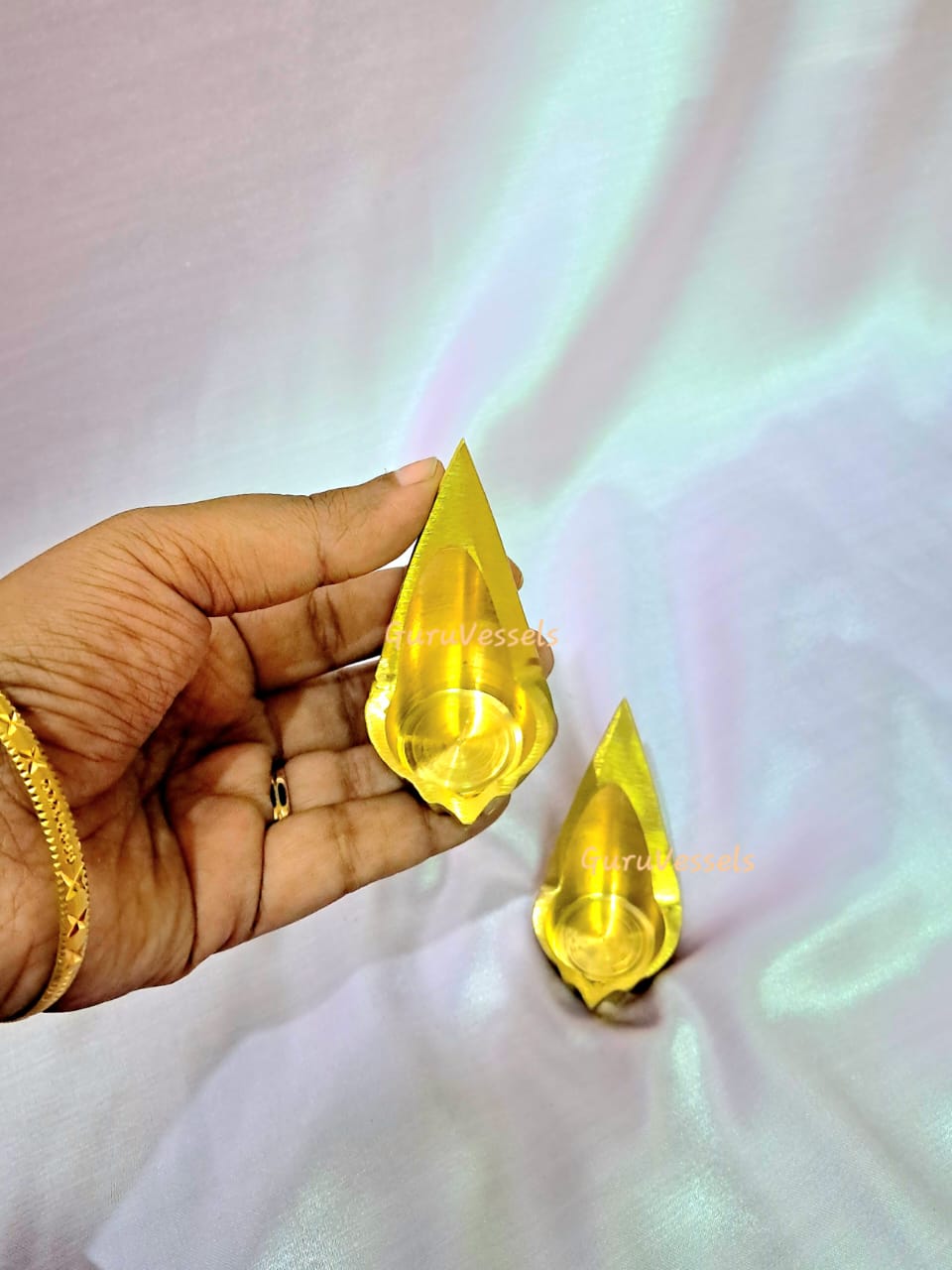 Karaikudi Maada Vilakku – Pure Brass chettinad karthikai Deepam (3 Inch, Combo of 2)