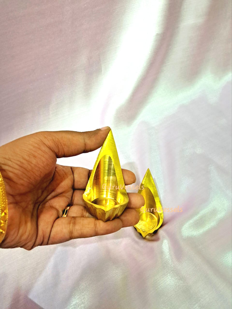 Karaikudi Maada Vilakku – Pure Brass chettinad karthikai Deepam (3 Inch, Combo of 2)